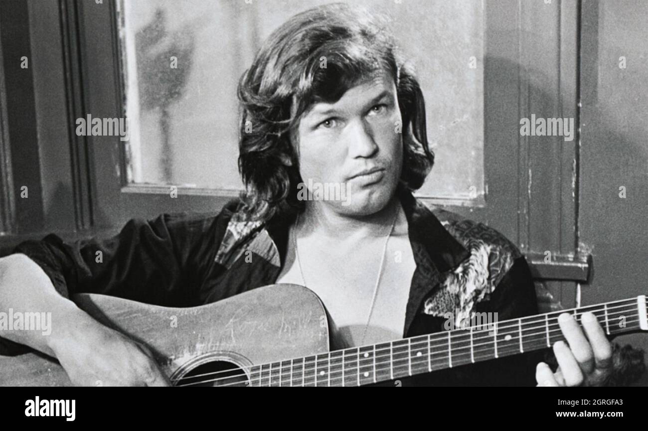 KRIS KRISTOFFERSON Foto promozionale di musicista, cantautore e attore cinematografico del paese americano circa 1968 Foto Stock