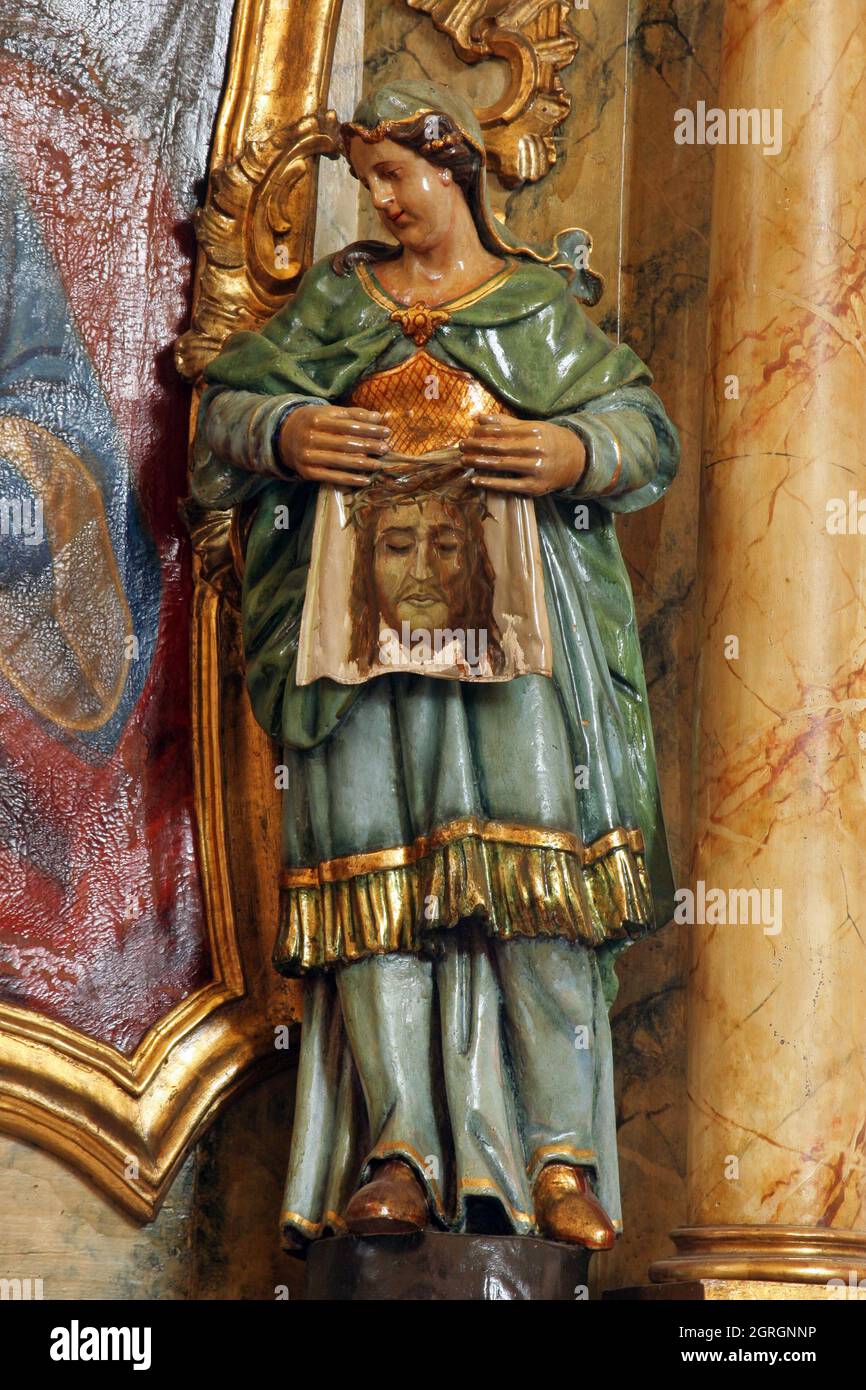 Statua di San Veronica sull'altare della Vergine Maria nella chiesa di San Giovanni Apostolo ed Evangelista a Cerje, Croazia Foto Stock