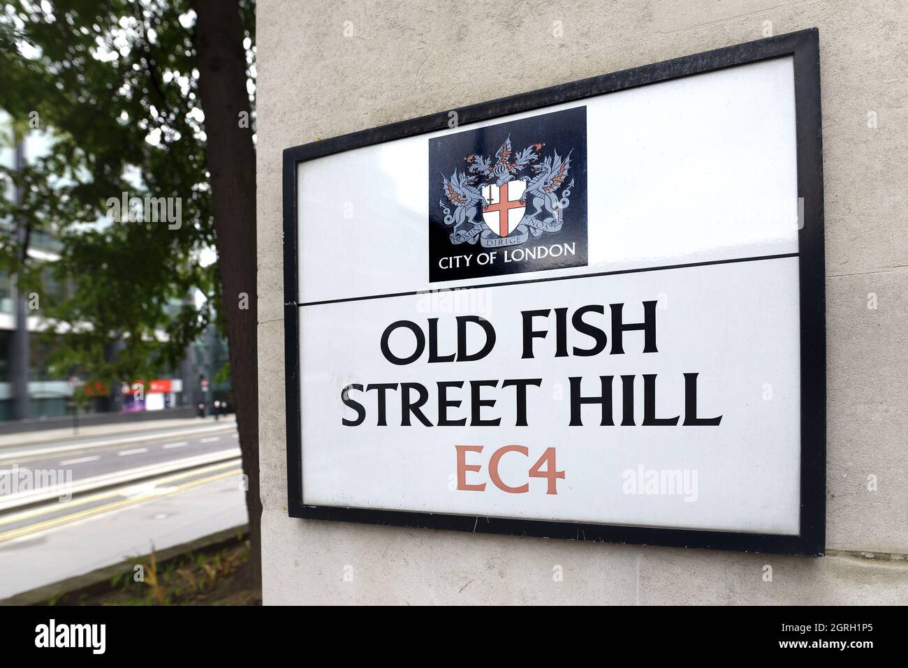 Londra, Inghilterra, Regno Unito. Segnaletica stradale: Old Fish Street Hill, EC4 Foto Stock
