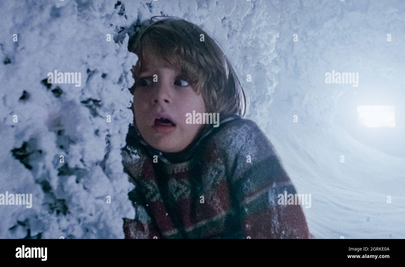USA. Danny Lloyd in una scena del film (C)Warner Bros: The Shining (1980). Trama: Una famiglia si dirige verso un hotel isolato per l'inverno in cui una presenza sinistra influenza il padre nella violenza, mentre il suo figlio psichico vede orribili previsioni sia dal passato che dal futuro. Rif: LMK110-J7383-300921 fornito da LMKMEDIA. Solo editoriale. Landmark Media non è il proprietario di copyright di questi filmati o TV, ma fornisce un servizio solo per i media outlet riconosciuti. pictures@lmkmedia.com Foto Stock