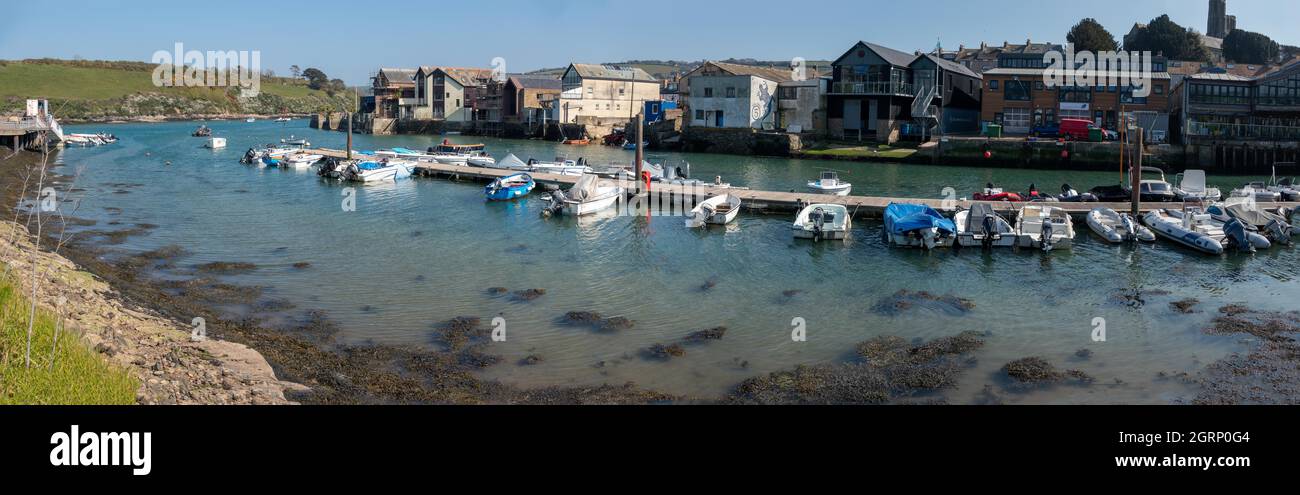 Panorama delle barche ormeggiate a Batson Creek Salcombe, South Devon Inghilterra Foto Stock