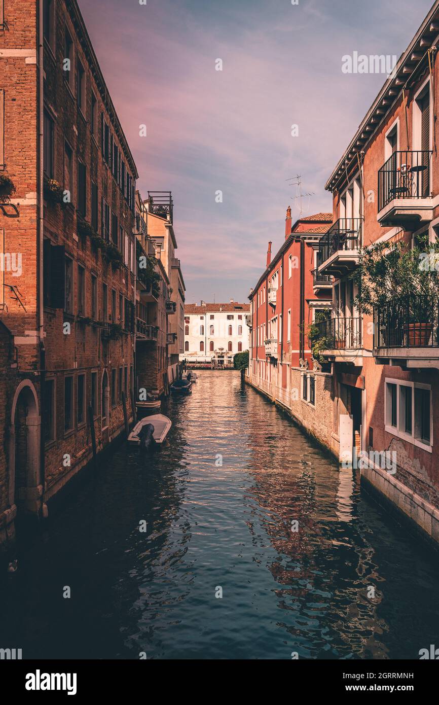 Bellissima città di Venezia alla fine di settembre. Belle vibrazioni autunnali e colori molto belli. Foto Stock