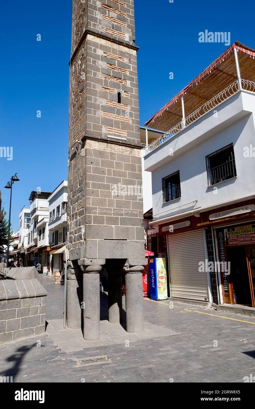 Minareto a quattro zampe a Diyarbakir, Turchia Foto Stock