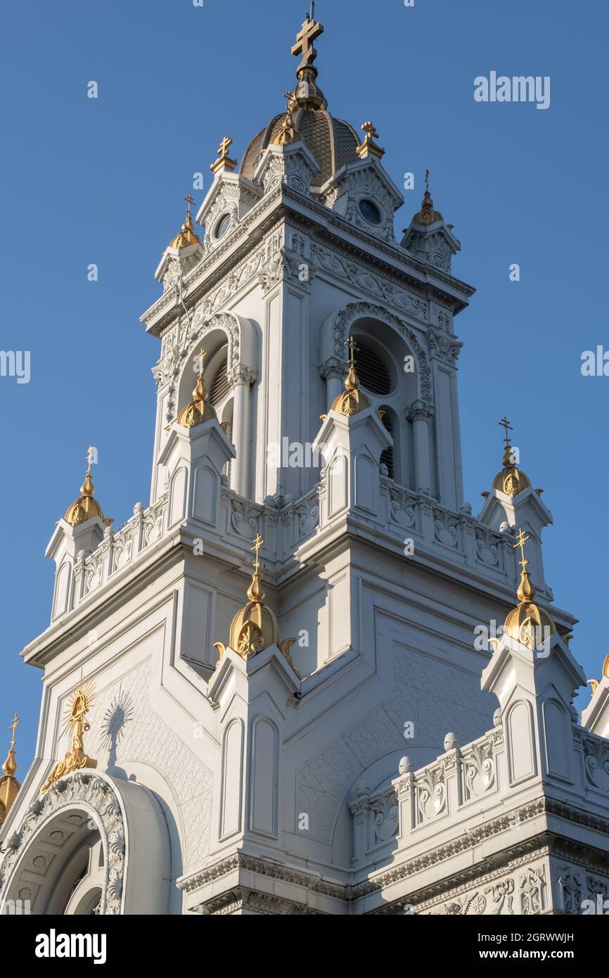 Vista della storica chiesa di Sveti Stefan aka chiesa bulgara situata a Fatih, Istanbul Turchia. Cristianesimo, chiesa ortodossa, struttura. Foto Stock
