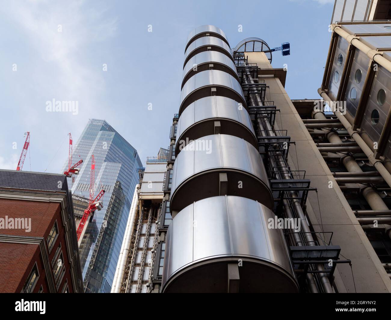 Londra, Grande Londra, Inghilterra, settembre 21 2021: Parte del moderno edificio Lloyds of London Foto Stock