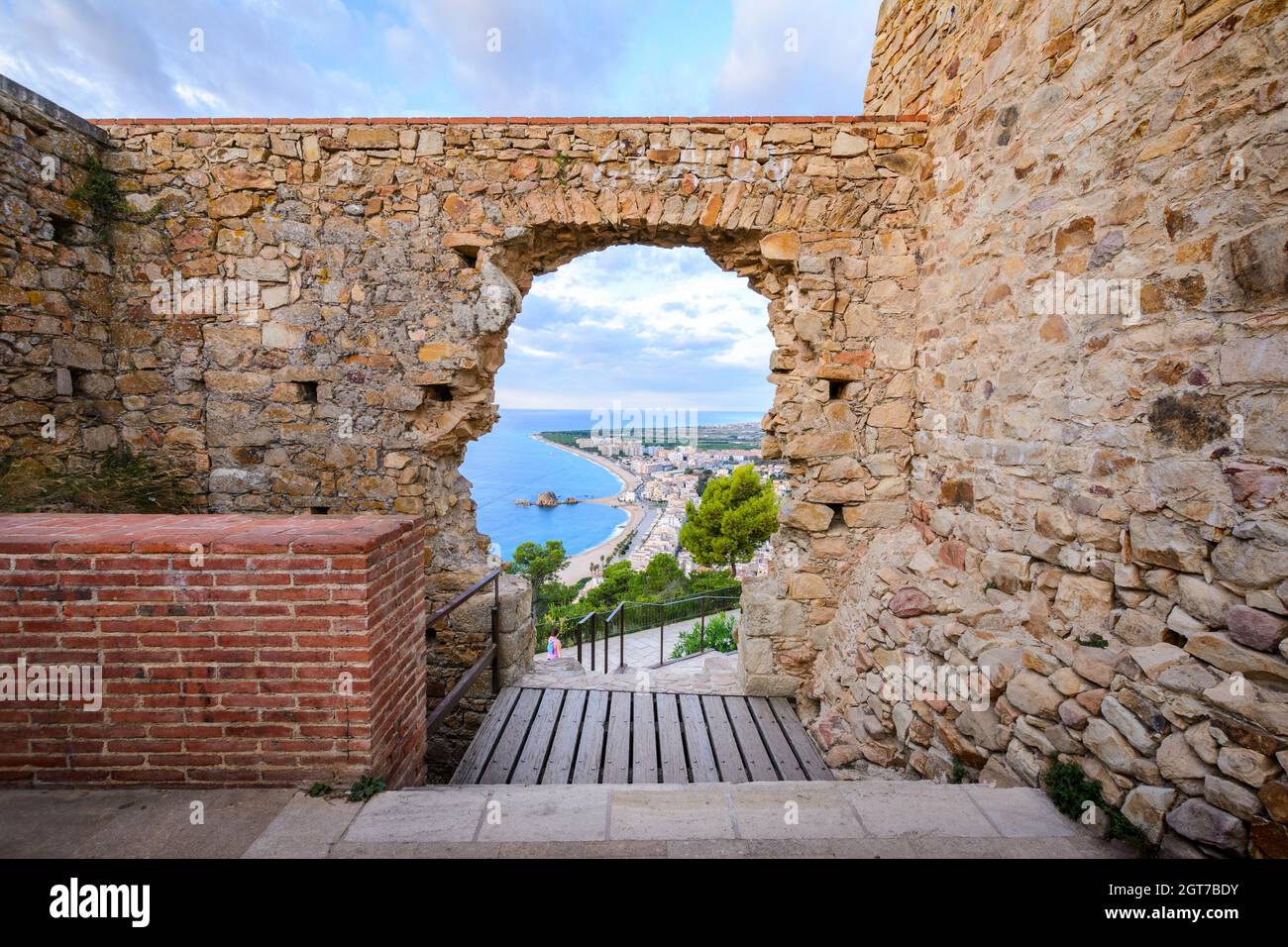 Castell Sant Joan di Blanes città con luci di mattina in Spagna Foto Stock