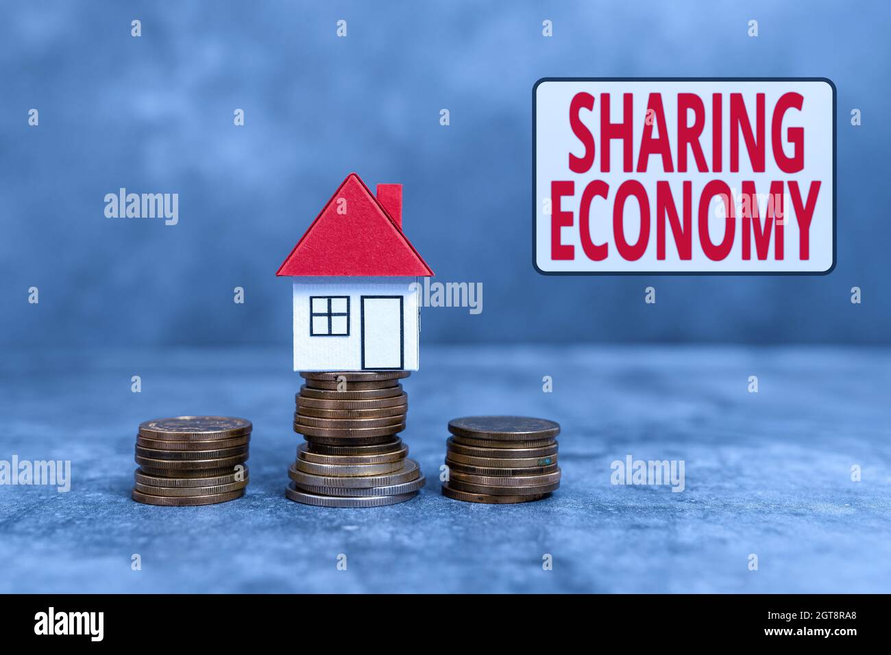 Didascalia di testo che presenta Sharing Economy. Business showcase modello economico basato sulla fornitura di accesso a beni risparmio di denaro per Una Casa nuova di zecca Foto Stock