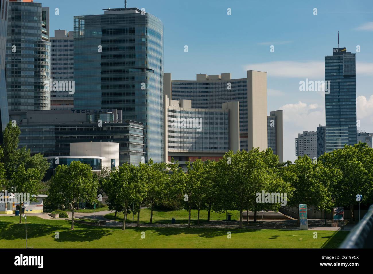 01 giugno 2019 Vienna, Austria - Donaucity Vienna. Il Vienna International Centre è un complesso con grattacieli, un grande centro commerciale vicino al Danubio Foto Stock