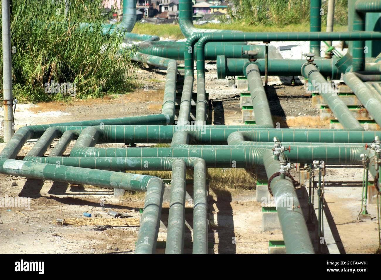 Centrale di energia geotermica nei pressi di Dieng, Giava centrale, Indonesia. Foto Stock