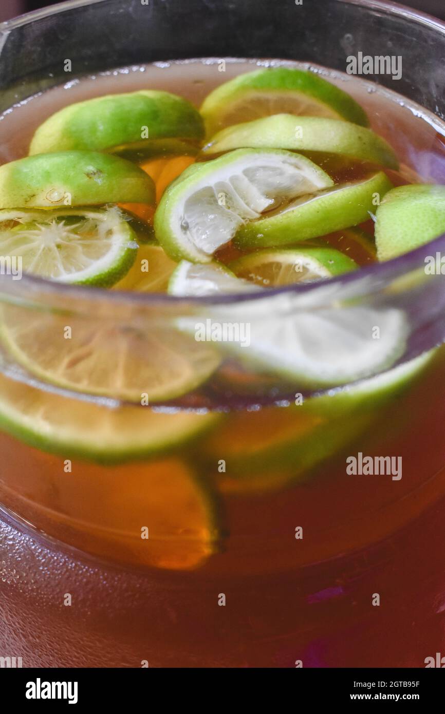 Una caraffa di succo di limonata Foto Stock