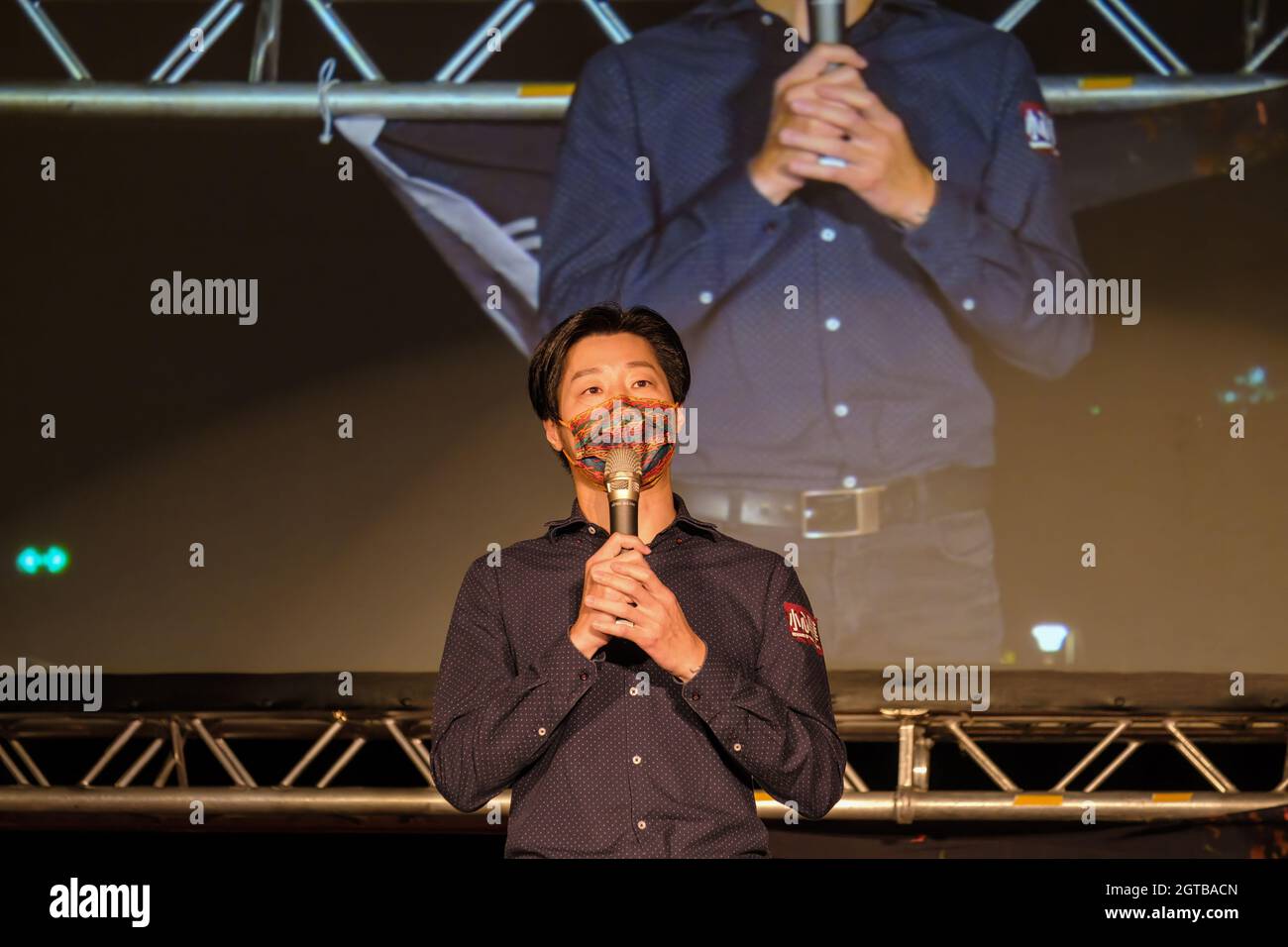 Taipei, Taiwan. 01 ottobre 2021. Freddy LIM, Il legislatore taiwanese e il cantante metal commentano davanti alla Camera legislativa il giorno nazionale della Repubblica popolare Cinese (RPC) a Taipei. Le organizzazioni per i diritti umani con sede a Taiwan e gli attivisti di Hong Kong hanno organizzato una manifestazione per "resistere alla Cina” e invocare l'unità e il sostegno ai diritti umani A Taipei. (Foto di Walid Berrazeg/SOPA Images/Sipa USA) Credit: Sipa USA/Alamy Live News Foto Stock