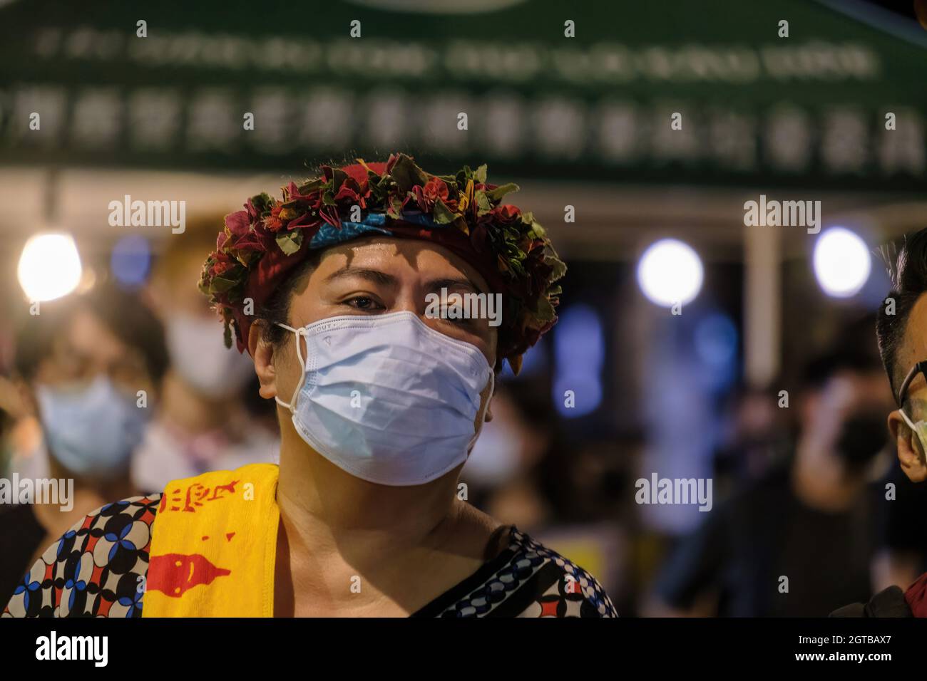 Taipei, Taiwan. 01 ottobre 2021. Il cantante degli aborigeni taiwanesi Panai Kusui è stato visto di fronte alla Camera legislativa il giorno nazionale della Repubblica popolare Cinese (PRC) a Taipei. Le organizzazioni per i diritti umani di Taiwan e gli attivisti di Hong Kong hanno organizzato una manifestazione per "resistere alla Cina” e chiedono unità e sostegno ai diritti umani a Taipei. (Foto di Walid Berrazeg/SOPA Images/Sipa USA) Credit: Sipa USA/Alamy Live News Foto Stock