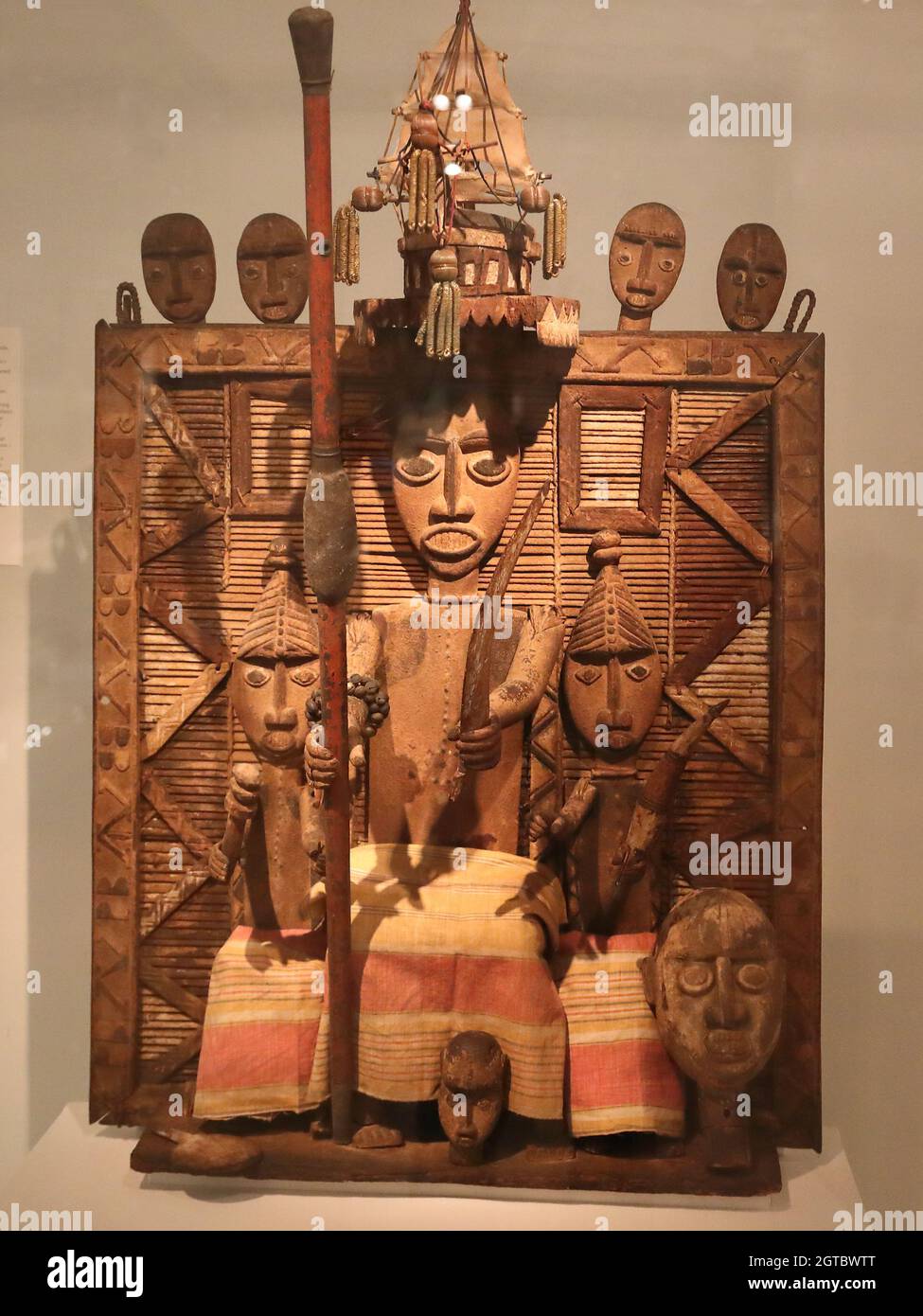 Schermo ancestrale realizzato dal popolo Kalabari dalla Nigeria al British Museum di Londra, Regno Unito Foto Stock