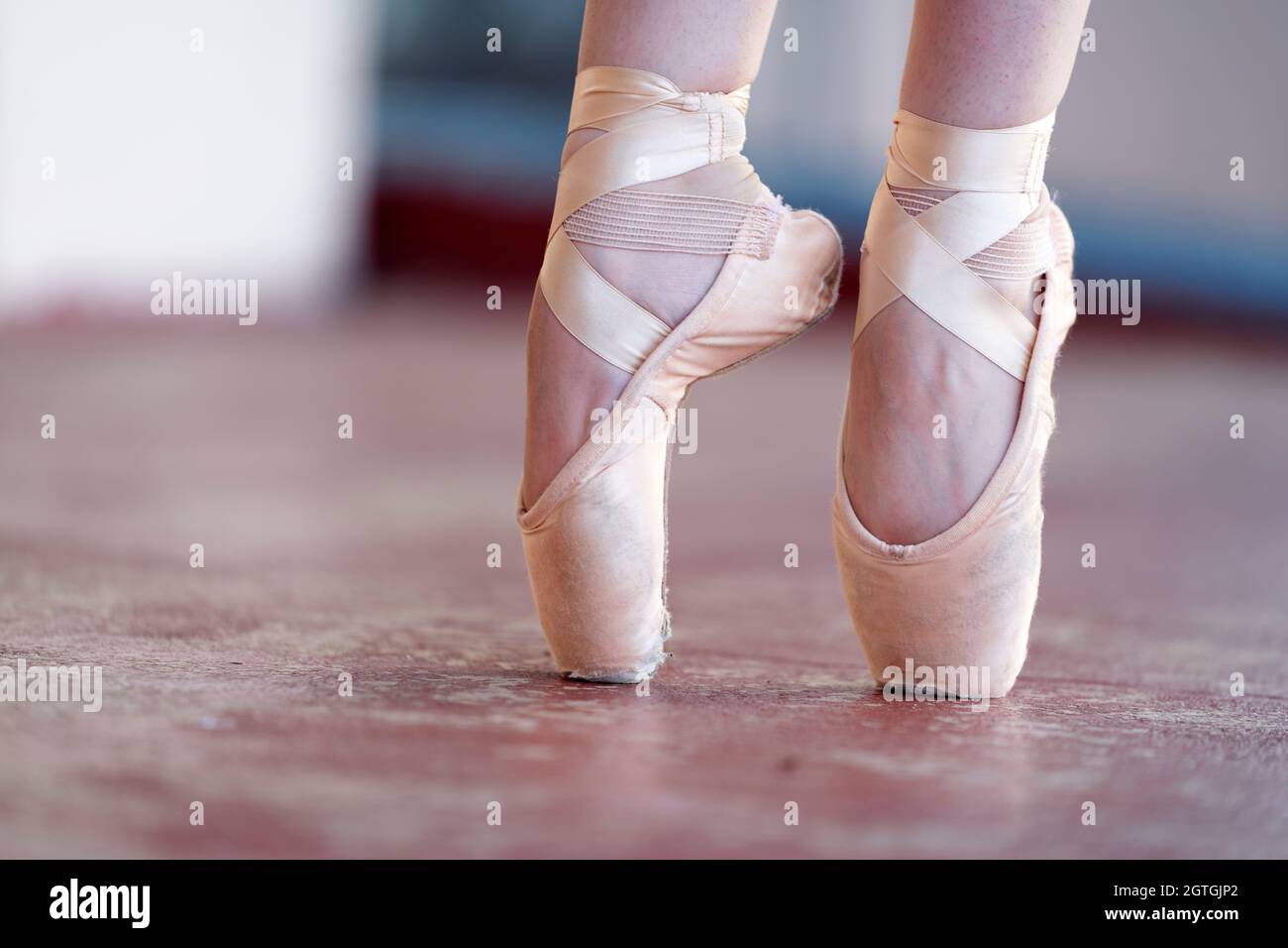 Piedi ballerina su Pointe Foto stock - Alamy