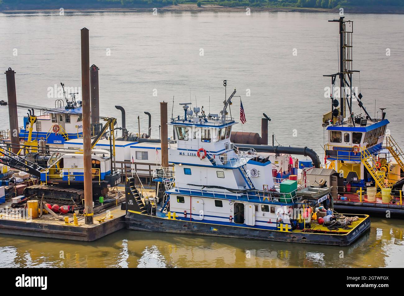 I rimorchiatori Lisa, Betty Ann e Integrity sono ancorati sul fiume Mississippi, 6 settembre 2015, a Memphis, Tennessee. Foto Stock