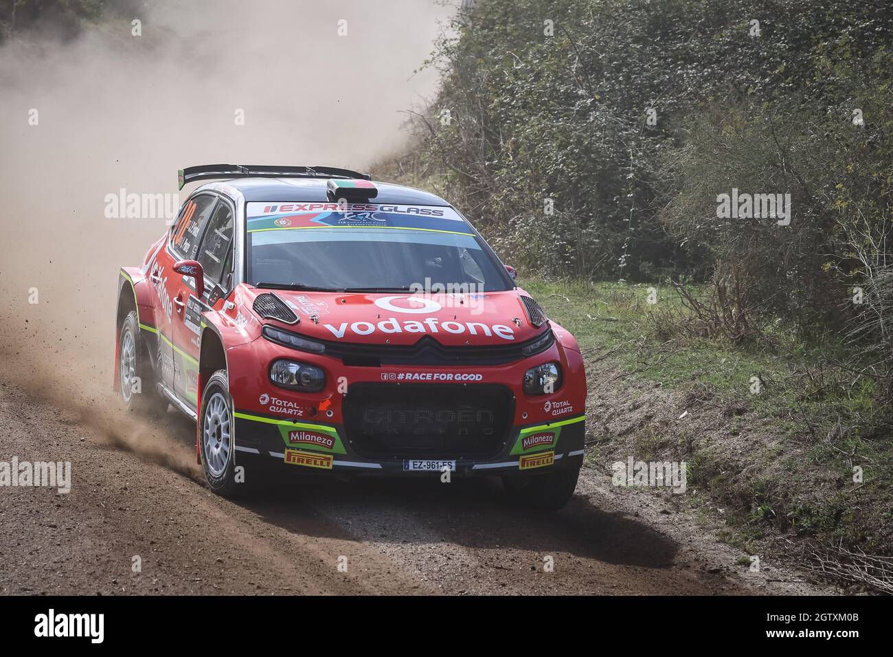 20 FONTES Jose Pedro (PRT), PONTES Ines (PRT), Citroen vodafone team, Citroen C3 Rally2, azione durante la FIA ERC 2021 Rallye Serras de Fafe e Felgueiras, 6° round del FIA European Rally Championship 2021, dal 1 al 3 ottobre 2021 a Fafe, Portogallo - Foto: Jorge Cunha/DPPI/LiveMedia Foto Stock