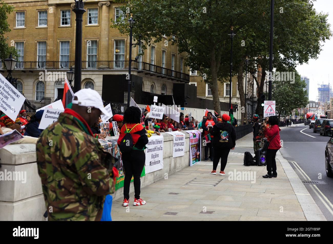 Londra, Gran Bretagna. 30 settembre 2021. Gruppo di protesta Biafran (IPOB) popoli indigeni di Biafra protestano nella campagna di Whitehall per il rilascio di un britannico Foto Stock