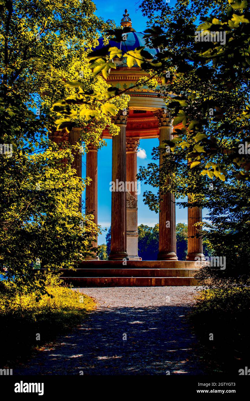 Nymphenburg Palace Garden : il tempio apollo Foto Stock