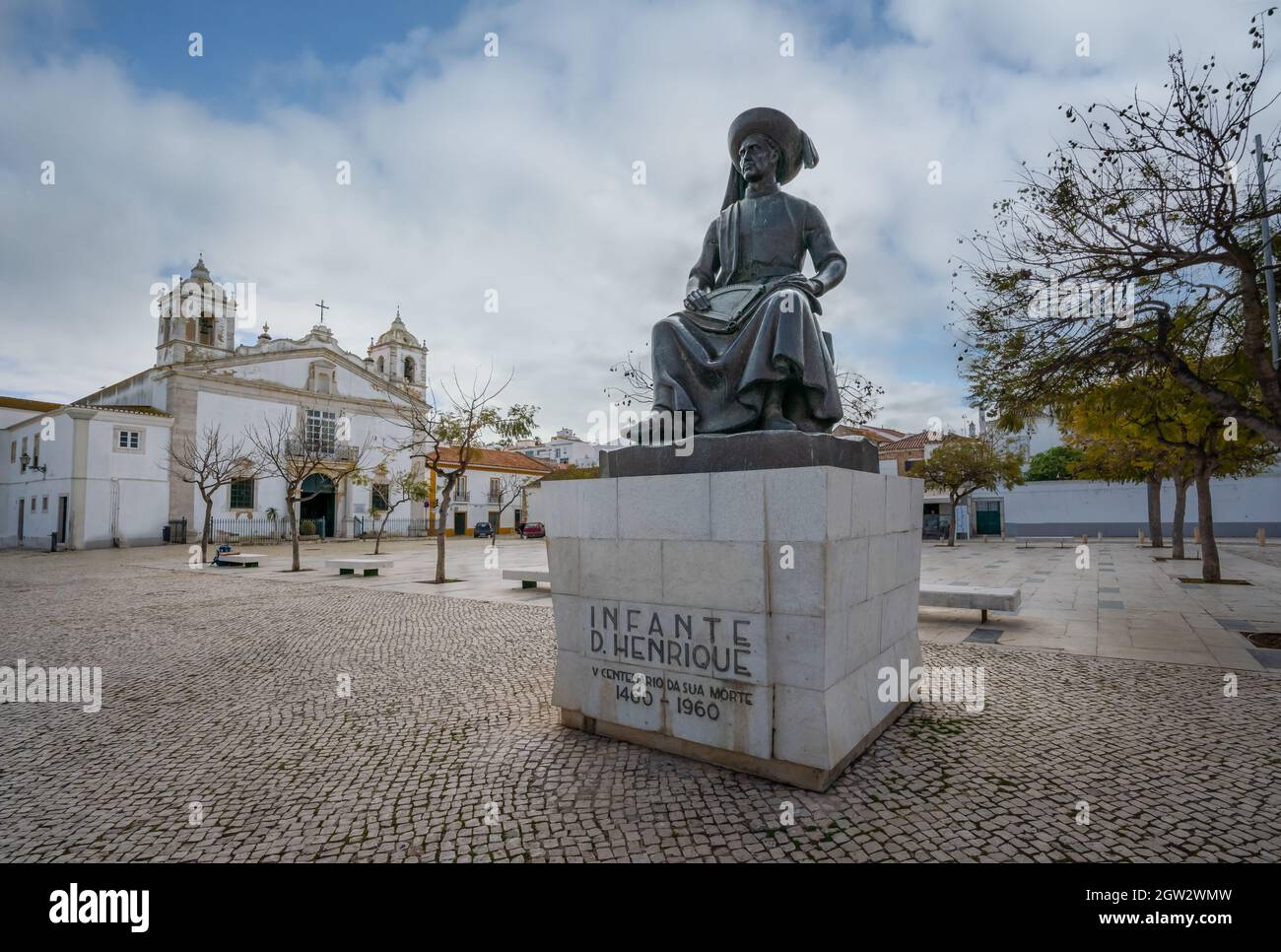 Statua del Principe Enrico il Navigatore a Piazza Infante Dom Henrique - Lagos, Algarve, Portogallo Foto Stock