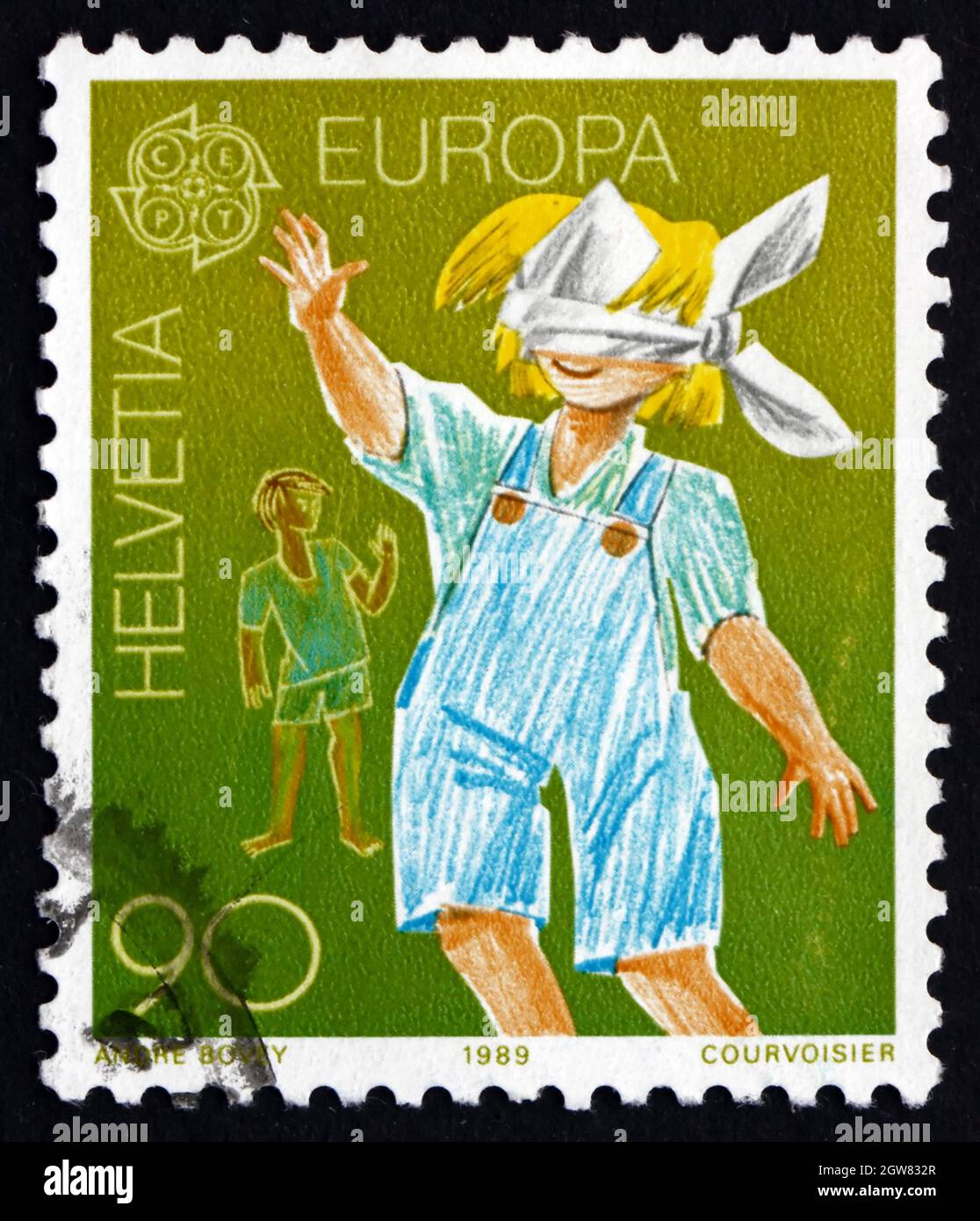SVIZZERA - CIRCA 1989: Un francobollo stampato in Svizzera mostra Blindman’s Buff, Children’s Game, circa 1989 Foto Stock