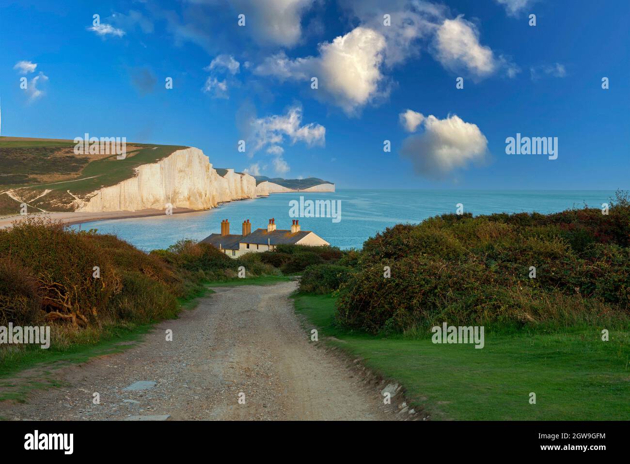 Le Sette sorelle e Coastguard Cottages, Seaford, East Sussex, Regno Unito Foto Stock