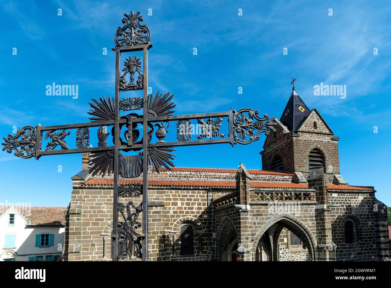 Polignac etichettato Les Plus Beaux Villages de France, Saint Martin chiesa, Haute-Loire dipartimento, Auvergne-Rhone-Alpes, Francia Foto Stock
