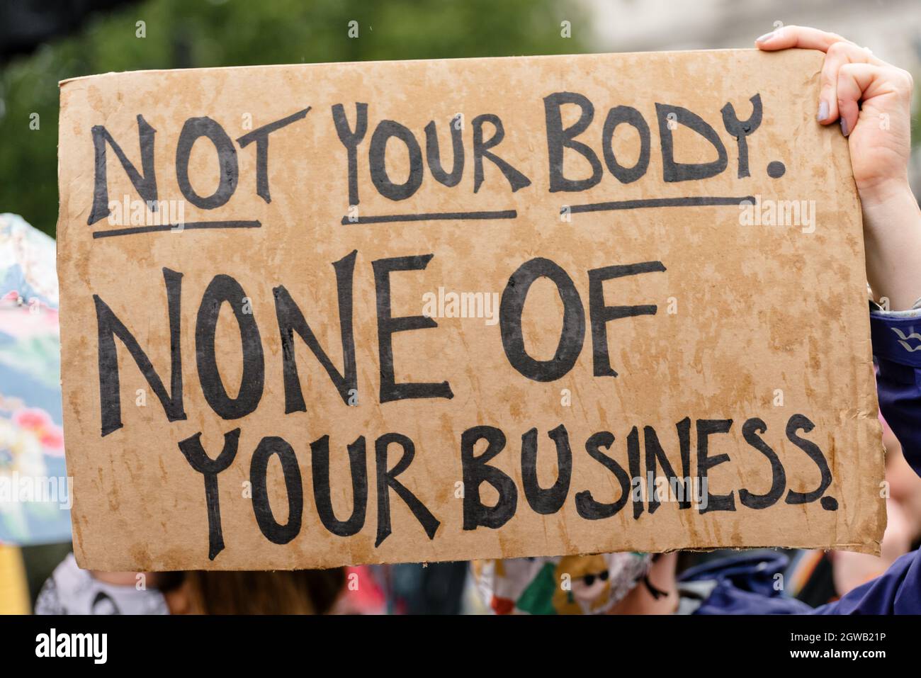 Londra, Regno Unito. 2 ottobre 2021. I diritti delle donne marciano a sostegno delle proteste che si verificano in tutti gli Stati Uniti contro la nuova legge sull'aborto in Texas Foto Stock