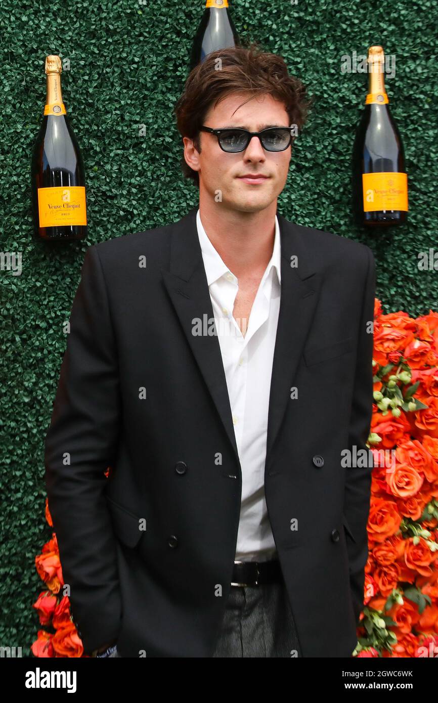 Jacob Elordi arriva al Veuve Clicquot Polo Classic al Will Rogers state Historic Park di Los Angeles, California, il 2 ottobre 2021. (Foto di Conor Duffy/Sipa USA) Foto Stock