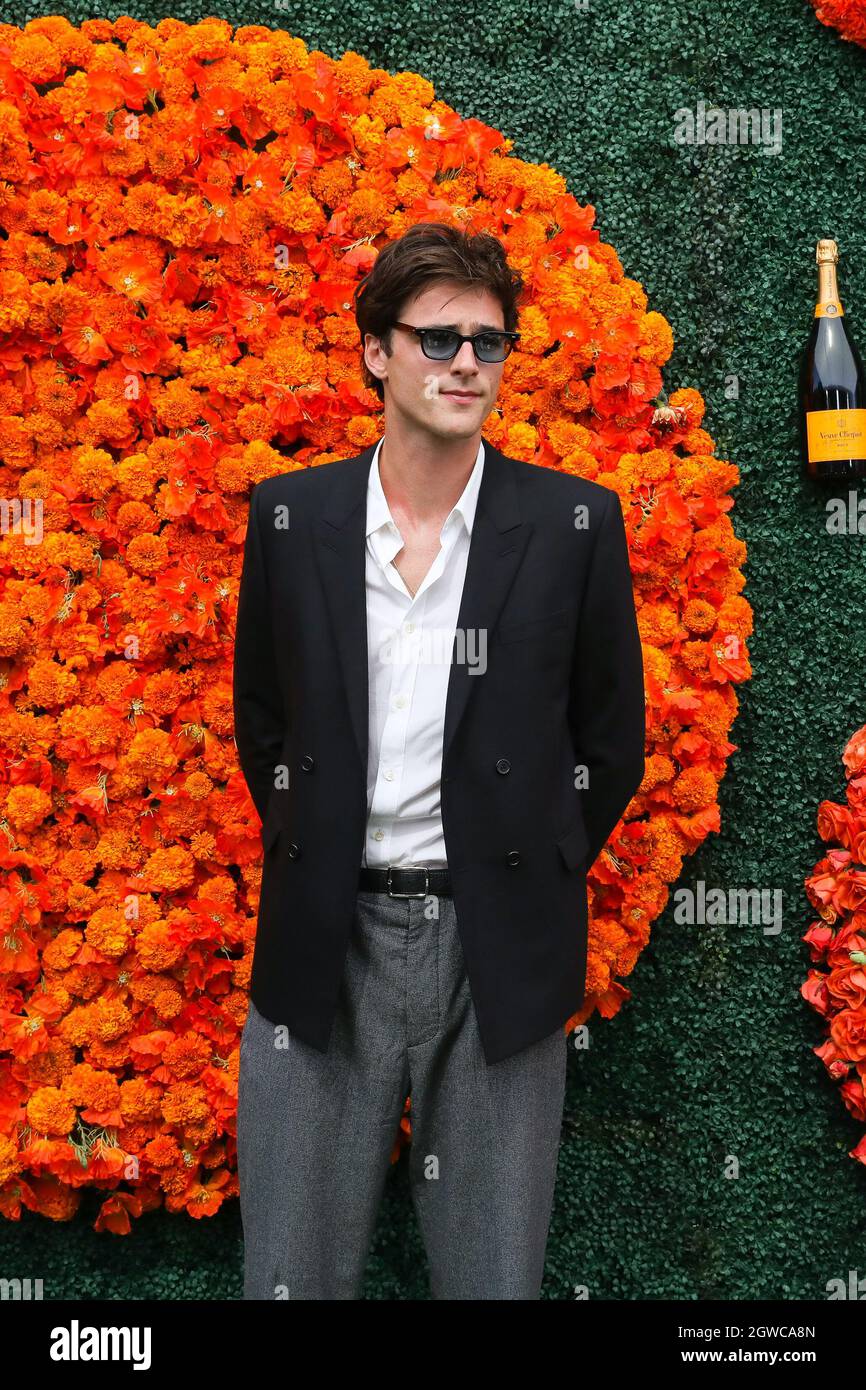 Jacob Elordi arriva al Veuve Clicquot Polo Classic al Will Rogers state Historic Park di Los Angeles, California, il 2 ottobre 2021. (Foto di Conor Duffy/Sipa USA) Foto Stock