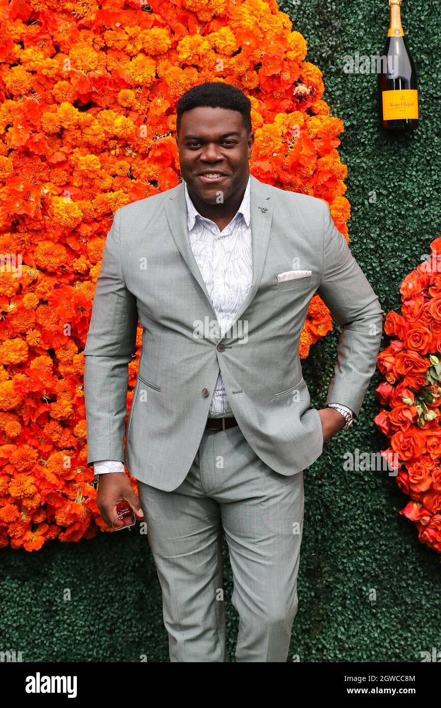 Sam Richardson arriva al Veuve Clicquot Polo Classic al Will Rogers state Historic Park di Los Angeles, California, il 2 ottobre 2021. (Foto di Conor Duffy/Sipa USA) Foto Stock