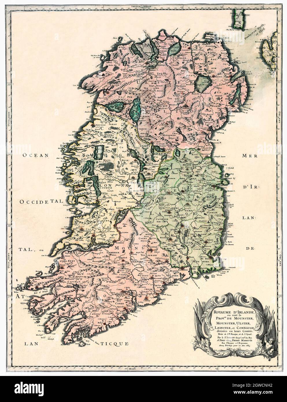 'Royaume d'Irlande et les Province de Munster, Ulster, Leinster et Connaught.' Traduzione: "Il Regno d'Irlanda e le province di Munster, Ulster, Leinster e Connaugh". Pubblicato nel 1665 e creato da Nicolas Sanson (1600-1667). NB questa è un'immagine generata dal computer che combina due mappe, una della metà settentrionale dell'Irlanda, e la seconda, la metà meridionale - vedere i numeri di immagine 2GWCMYW e 2GWCM6H Foto Stock
