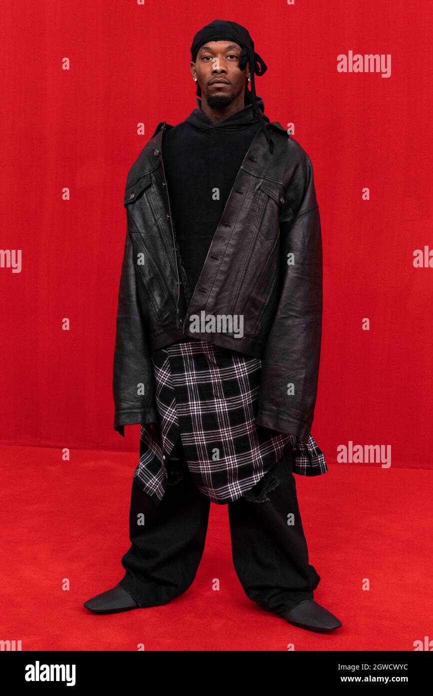 Parigi, Frankreich. 2 ottobre 2021. Rapper Offset al BALENCIAGA SS22 Red Carpet Collection evento durante la Paris Fashion Week - Parigi, Francia. 02/10/2021 Credit: dpa/Alamy Live News Foto Stock