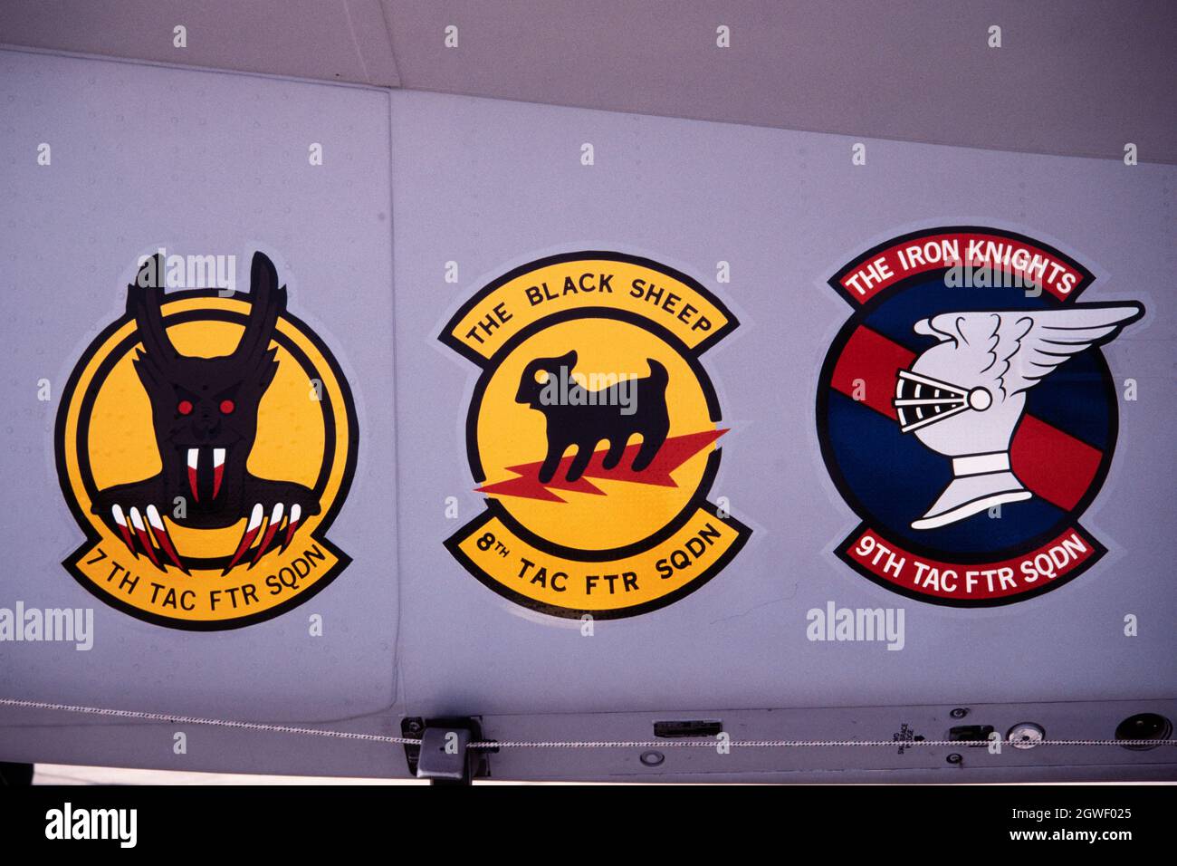 L'insegna dello squadrone degli Squadroni del Fighter tattico USAF 7, 8 e 9 alla base dell'aeronautica di Holloman nel nuovo Messico. Foto Stock