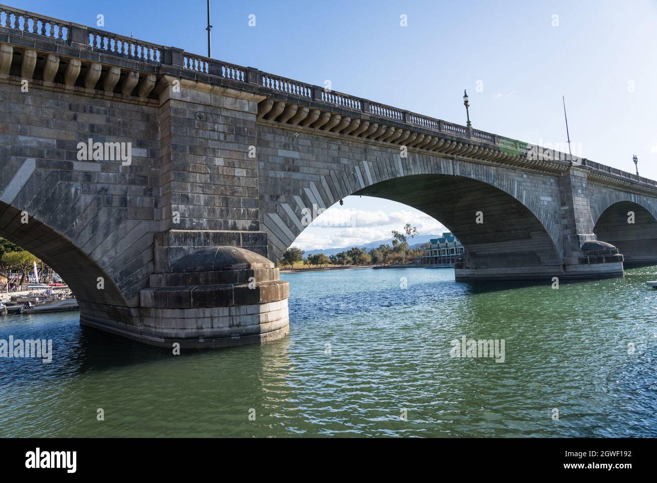 Il London Bridge sul canale Bridgewater sul lago Havasu a Lake Havasu City, Arizona. Foto Stock