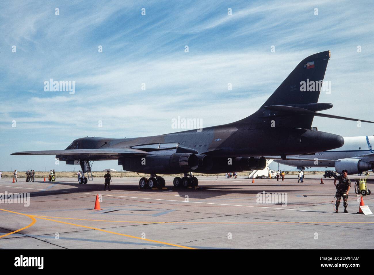 Un aereo militare americano B-1 Lancer strategico pesante bombardiere in mostra a Holloman AFB. Foto Stock