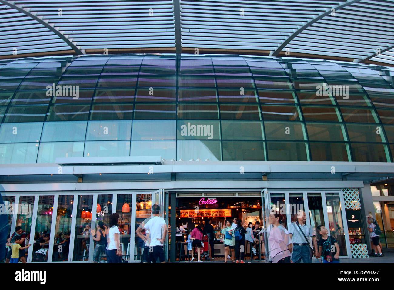 Un moderno cafe' a Singapore nel quartiere Centrale degli Affari Foto Stock