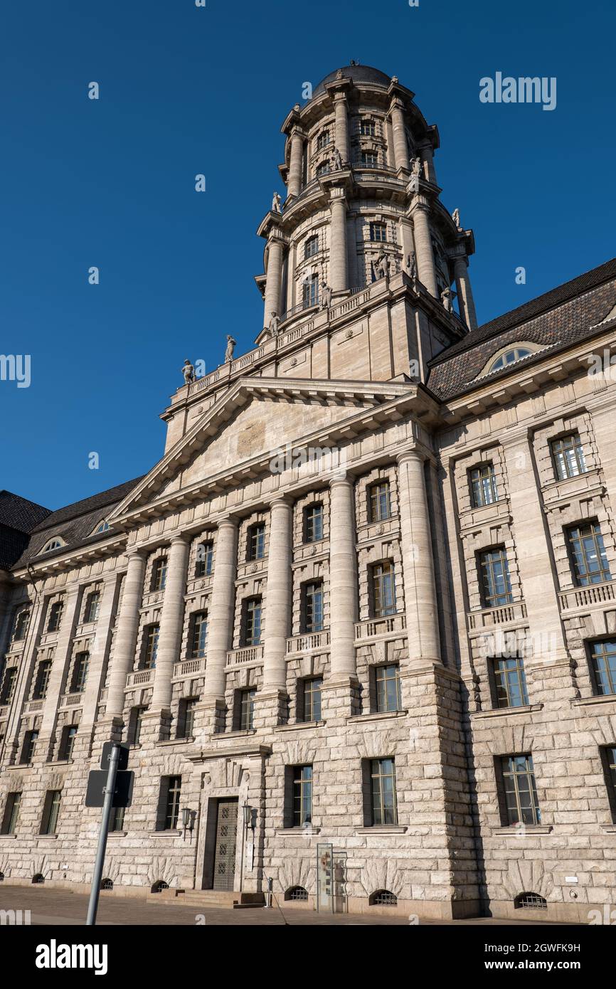 Germania, Berlino, Vecchio Municipio (Altes Stadthaus), ex edificio amministrativo progettato da Ludwig Hoffmann, attualmente utilizzato dal Senato. Foto Stock