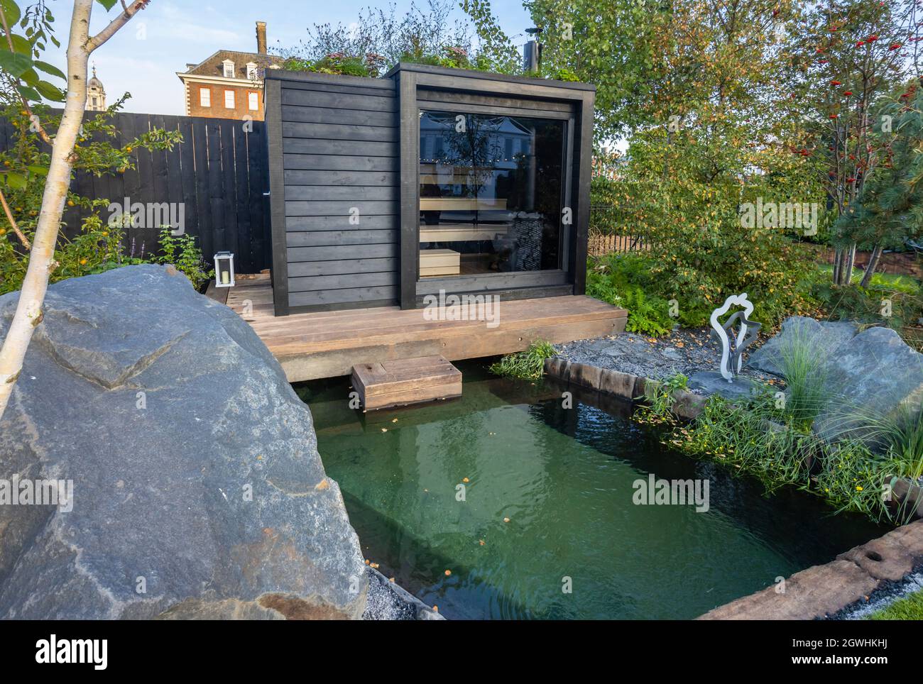 Il giardino finlandese Soul Garden Sanctuary Garden al RHS Chelsea Flower Show, si è tenuto nel parco del Royal Hospital Chelsea, Londra SW3 nel settembre 2021 Foto Stock