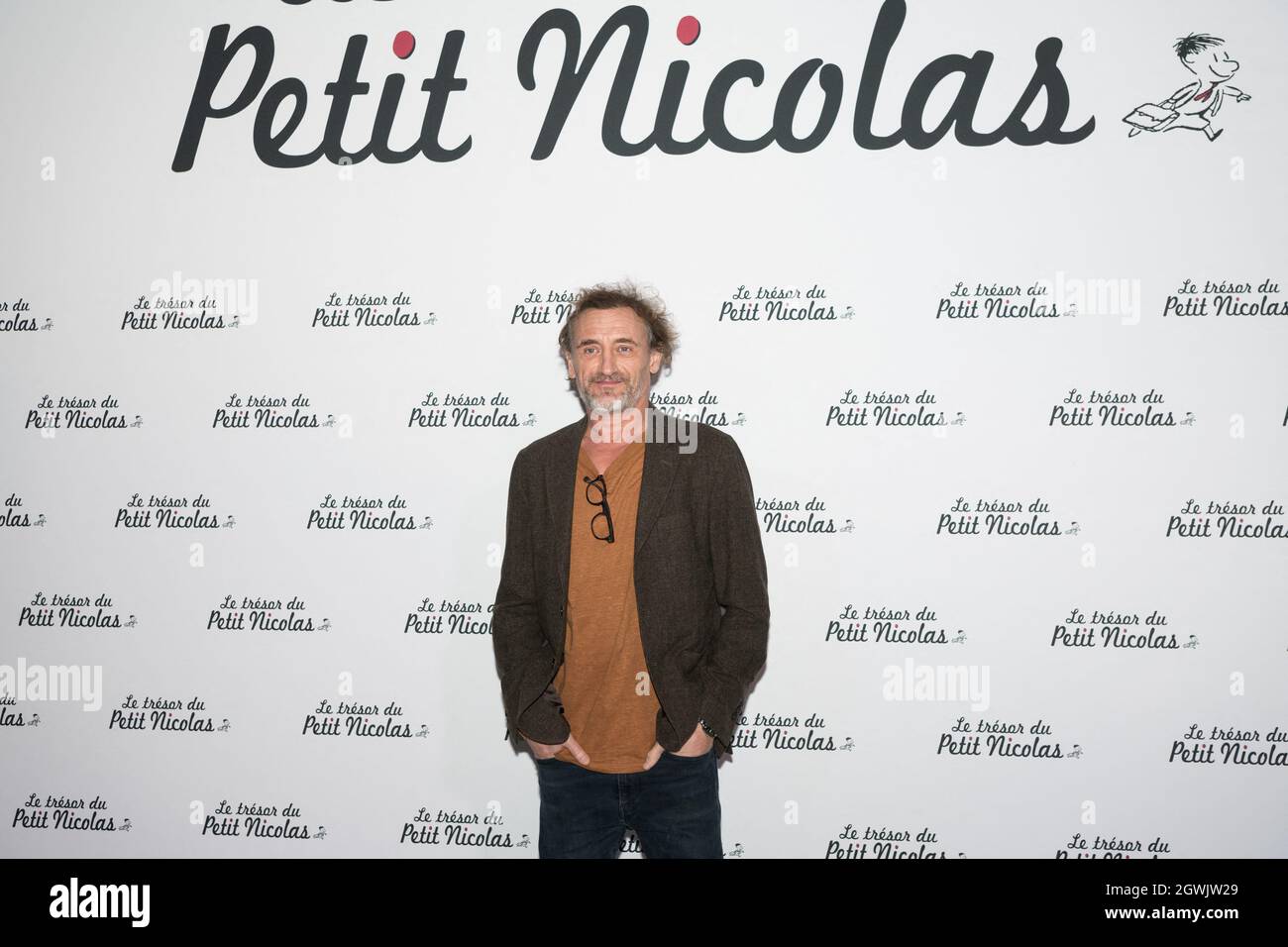 Jean Paul Rouve, attore francese, alla fotocall della prima proiezione del nuovo film le Tresor du Petit Nicolas (tesoro di Little Nicholas) tenuto al teatro Grand Rex. Parigi, Francia, il 3 ottobre 2021. Foto di DanielDerajinski/ABACAPRESS.COM Foto Stock