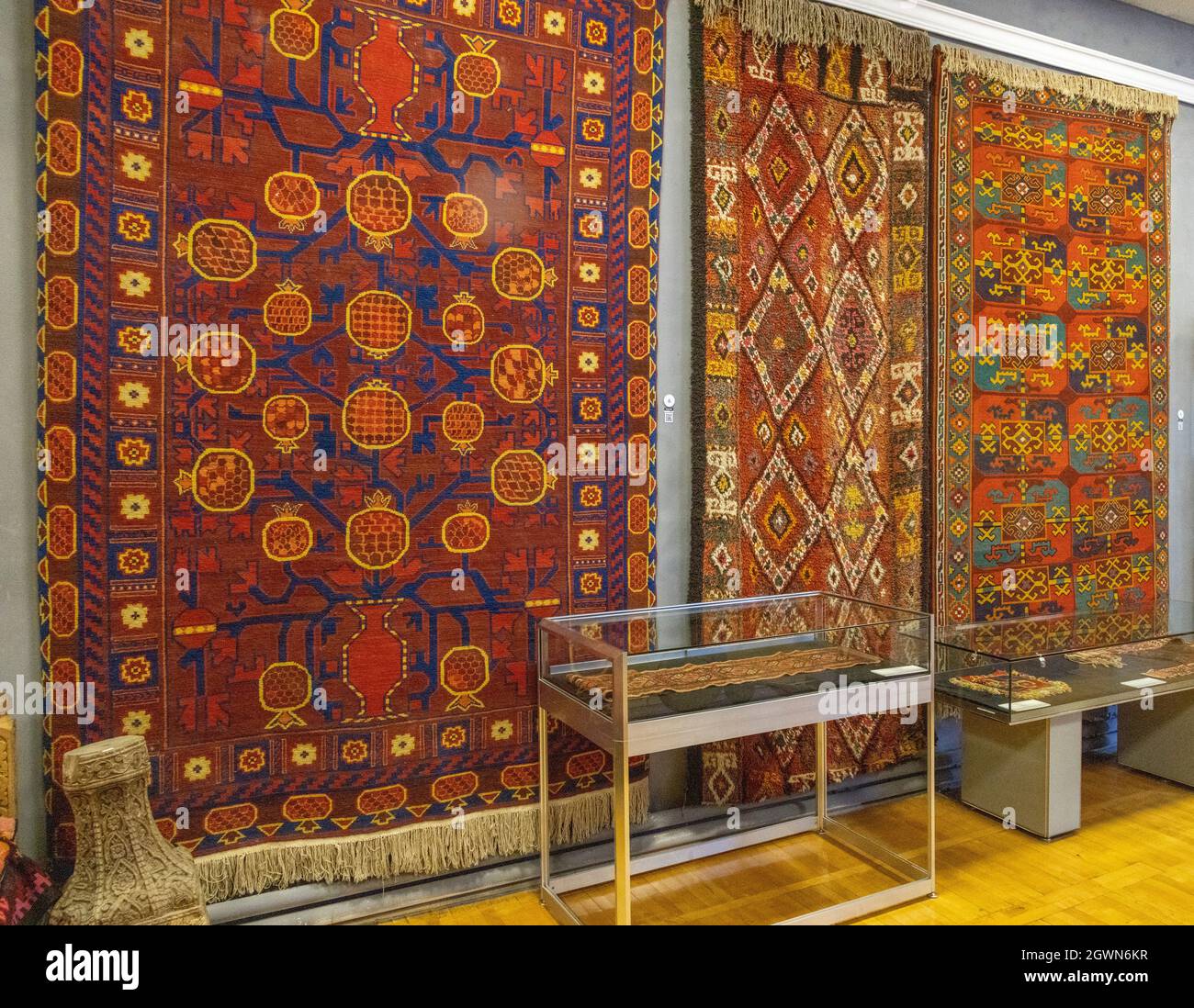 Esposizione di tappeti, Museo di Stato delle Arti applicate di Uzbekistan Tashkent, Uzbekistan Foto Stock