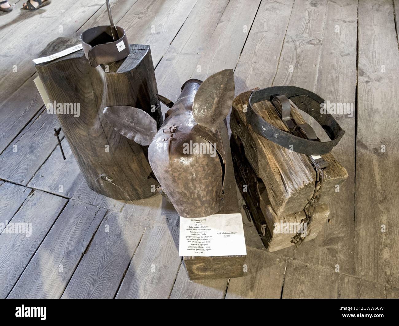 Maschera medievale di vergogna – Boar. Uno strumento di tortura. Medioevo. Foto Stock