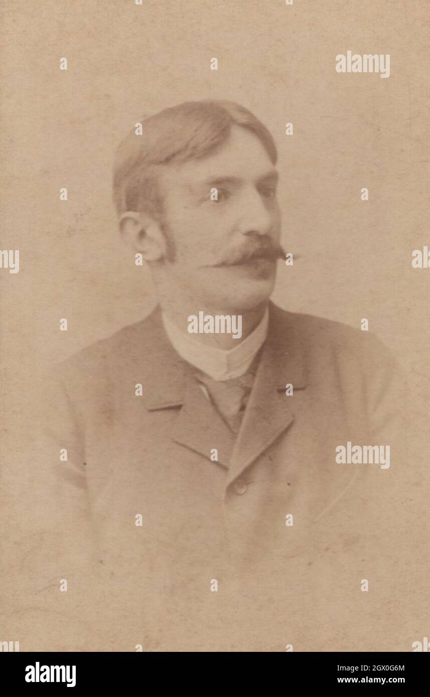 Originale antiquariato CDV carte de visite serie 6. : vecchio gentleman con baffi di moda, grande, vecchio stile, dal 1880. fonte: fotografia originale Foto Stock