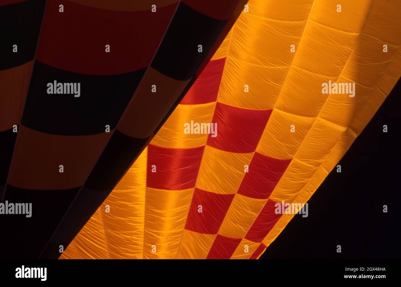 Primo piano di due palloncini nella Canberra Balloon Spectacular, precedentemente noto come Canberra Balloon Festival, un festival annuale di mongolfiera. Foto Stock