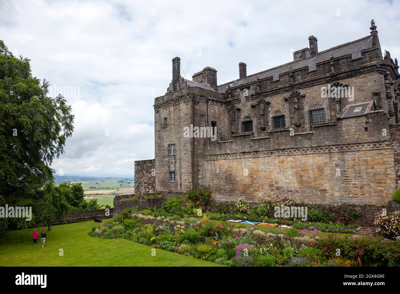 Castello di Stirling e Queen Anne Gardens in Scozia Foto Stock