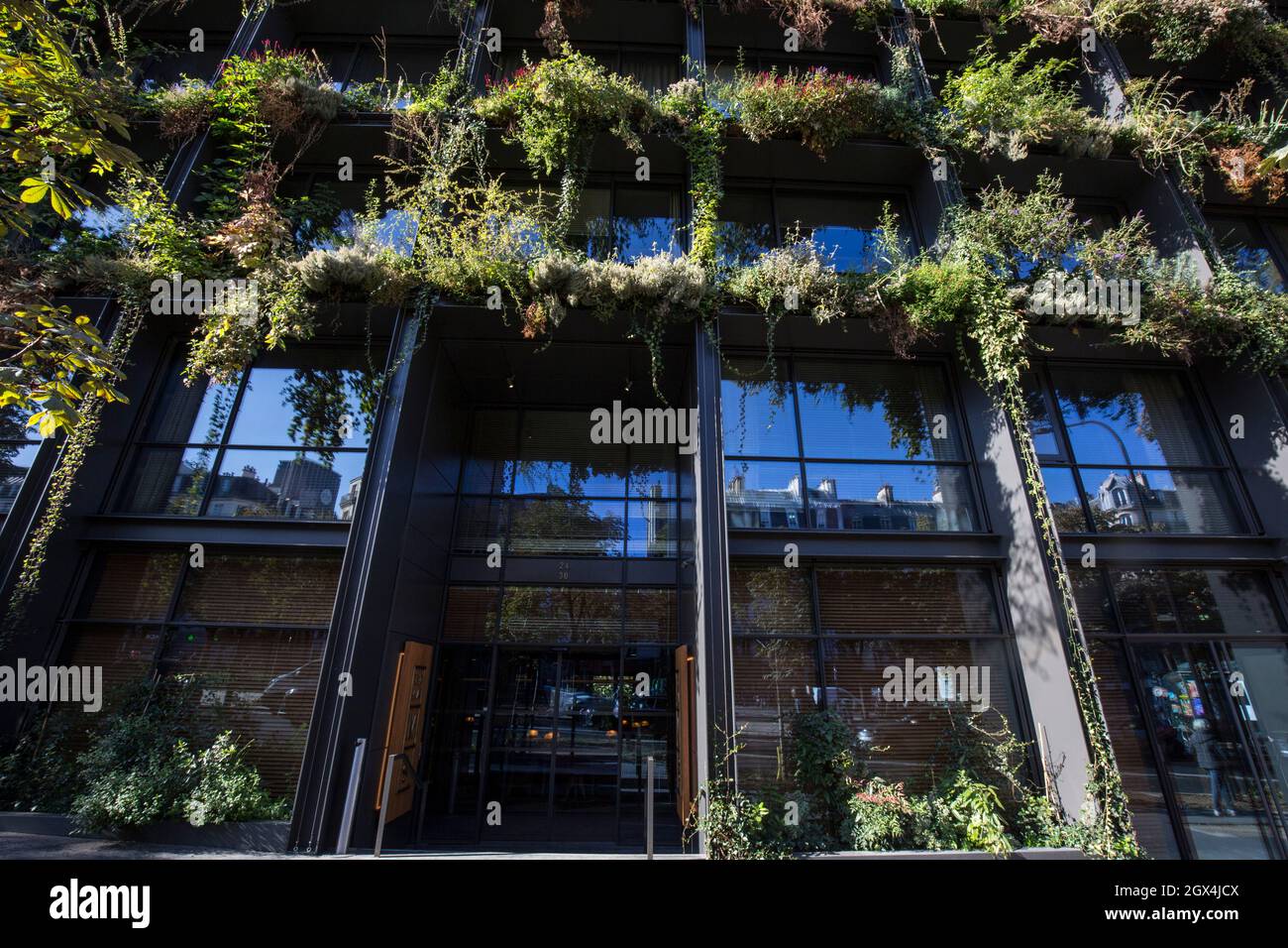 VILLA M BATIMENT JARDIN PARIGI Foto Stock