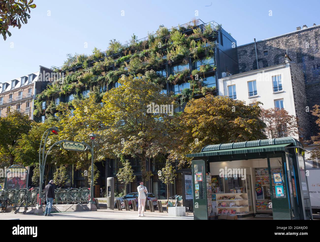 VILLA M BATIMENT JARDIN PARIGI Foto Stock