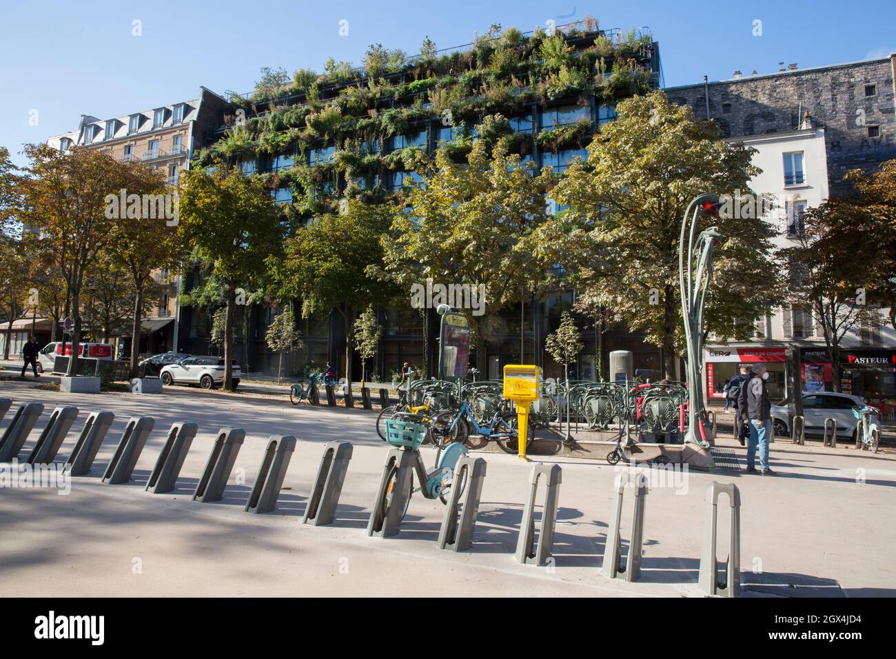 VILLA M BATIMENT JARDIN PARIGI Foto Stock