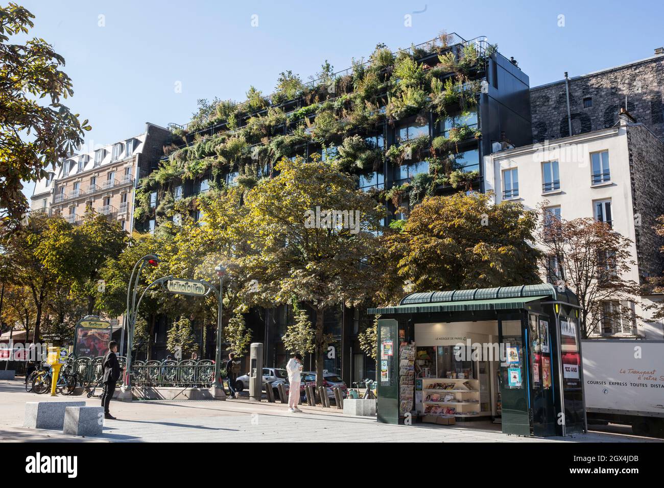 VILLA M BATIMENT JARDIN PARIGI Foto Stock