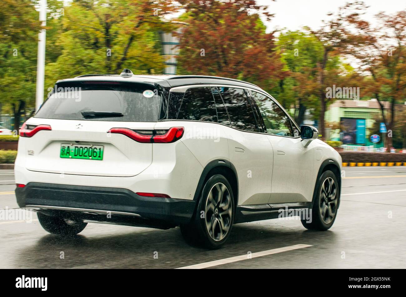 Un Nio ES8 SUV elettrico essendo azionato nella città cinese di Suzhou. Foto Stock