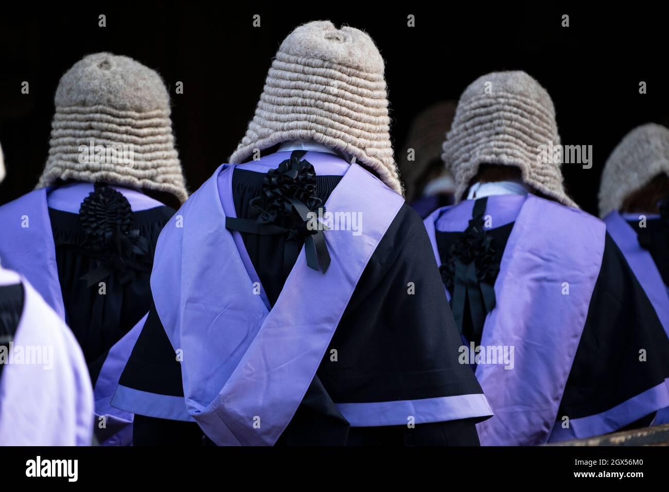 LONDRA - 1° OTTOBRE: Il Servizio Giudici annuale si è svolto presso l'Abbazia di Westminster a Londra oggi, 1° ottobre 2021. All’inizio dell’anno legale, il Cancelliere del Signore, Dominic Raab, i giudici, le personalità giuridiche del Q.C e gli alti dirigenti, camminano in una processione dall’Abbazia di Westminster alle Camere del Parlamento, per un’accoglienza ospitata dal Cancelliere del Signore. La consuetudine risale al Medioevo, quando i giudici pregarono per la guida all'inizio dell'anno legale. Foto di David Levenson/Alamy Foto Stock